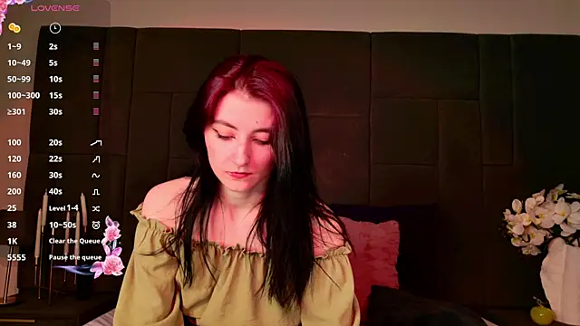NicoleLuxe online show from April 29, 6:13 pm