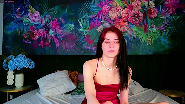 NicoleLuxe online show from May 27, 1:57 am