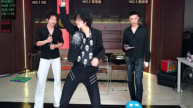 RL-001 online show from February 28, 3:22 pm