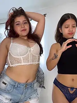 Vilu and Xuxi  online show from February 21, 6:52 pm