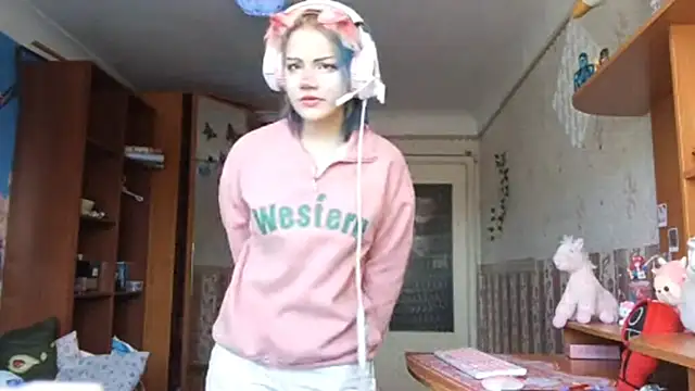 KathernSaulters online show from February 3, 6:22 am