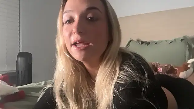 kelseyblu online show from February 16, 11:37 pm