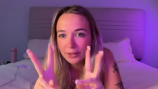 kelseyblu online show from May 31, 11:17 pm