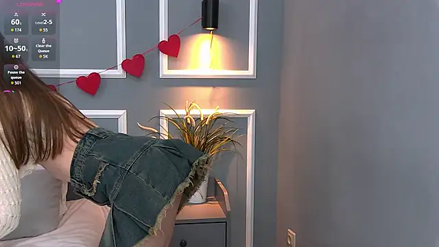 EmmaSagge online show from April 18, 6:49 am