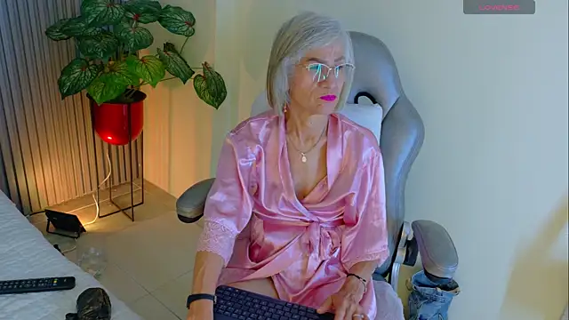miss monserrate01 online show from July 11, 2:39 pm