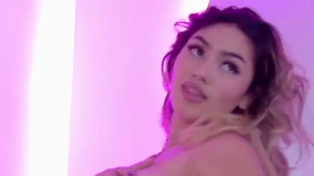 Maddy Beluci online show from May 31, 2:28 am