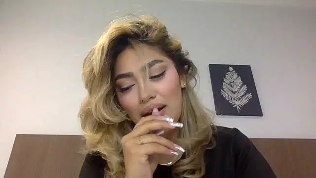 Maddy Beluci online show from July 23, 8:44 am
