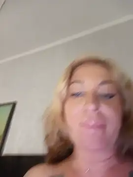 MiaMooly online show from June 4, 7:51 pm