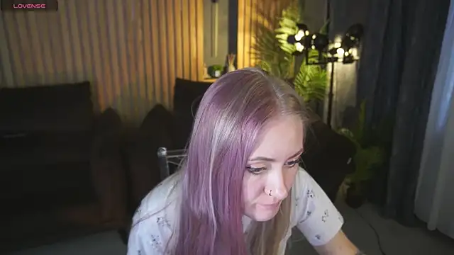 DramaQuenns online show from April 14, 5:51 am