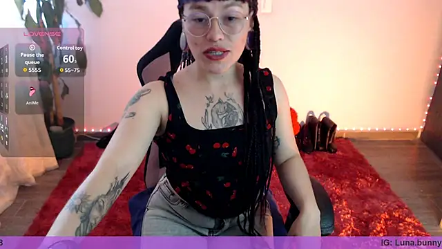 missfungi8 online show from February 11, 6:20 pm