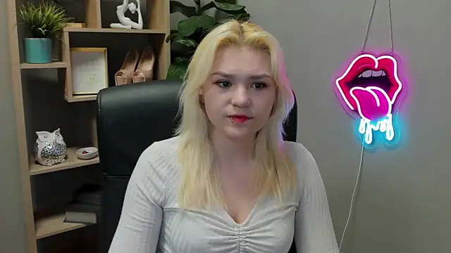 SweetLilyxo online show from March 31, 6:24 am