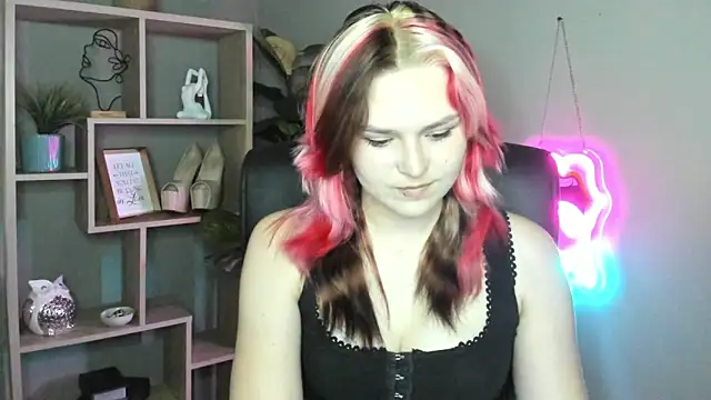 SweetLilyxo online show from June 7, 1:40 pm