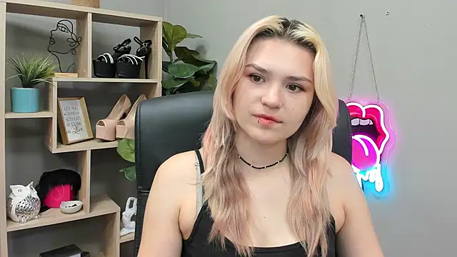 SweetLilyxo online show from July 20, 6:38 am