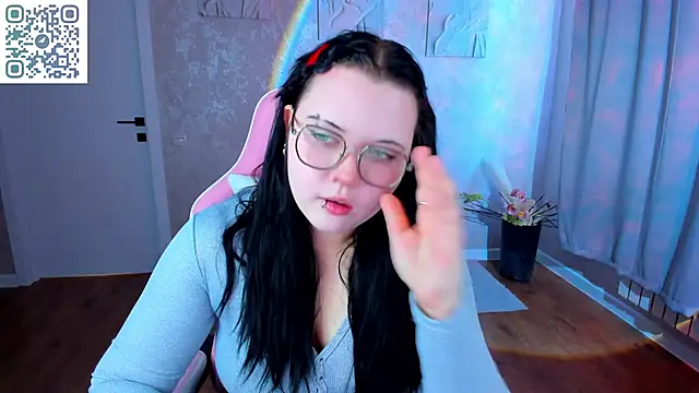 Kira G0ld online show from April 19, 9:09 am