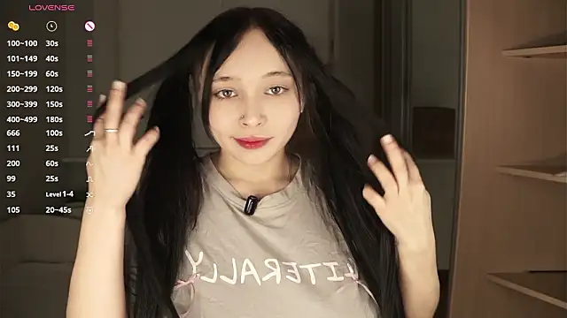 HannaHayles online show from March 4, 6:58 pm