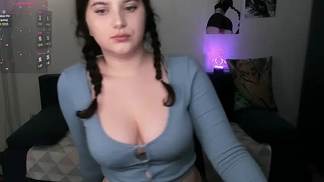 chloe dashh online show from March 9, 7:17 pm