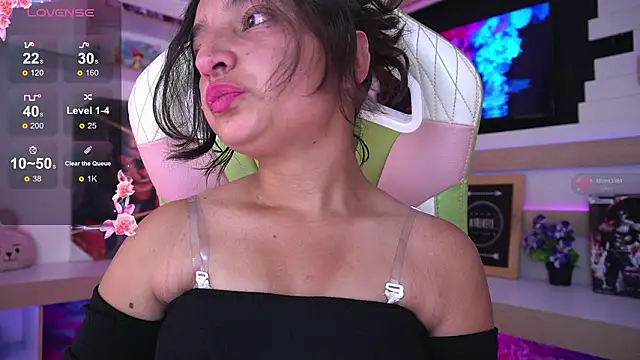 Snapshot of _emily_jonexs chatting on March 3, 5:52 pm emily jonexs online show from March 3, 5:52 pm