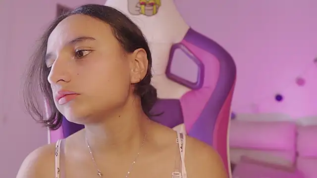 Snapshot of _emily_jonexs chatting on February 12, 8:54 pm emily jonexs online show from February 12, 8:54 pm