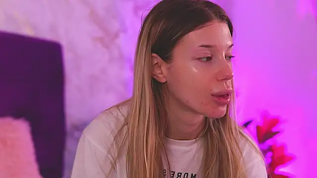 EllinaNuria online show from February 23, 4:02 am