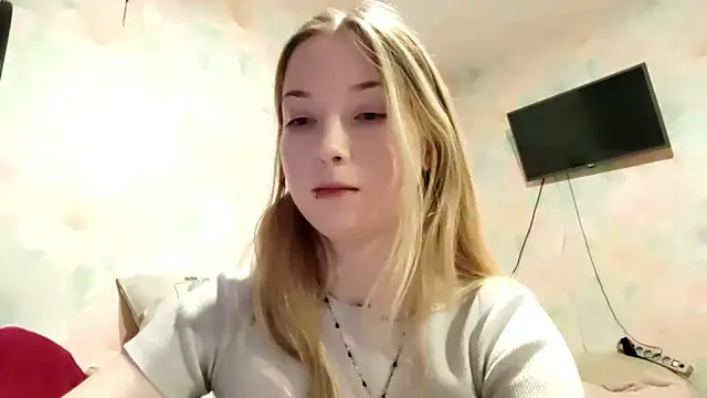 TiaBIanks online show from March 17, 12:20 pm