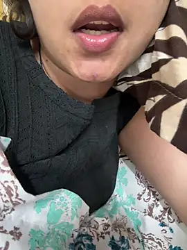 raavigirl online show from July 16, 5:28 pm