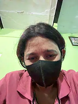 raavigirl online show from April 6, 4:52 pm