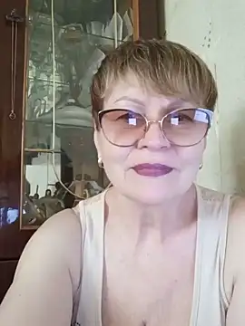 SophieBurns online show from May 27, 10:45 am