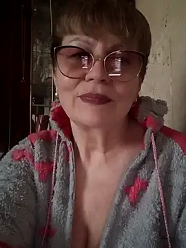 SophieBurns online show from May 5, 2:53 pm