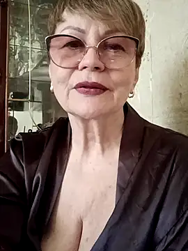 SophieBurns online show from May 31, 11:16 am