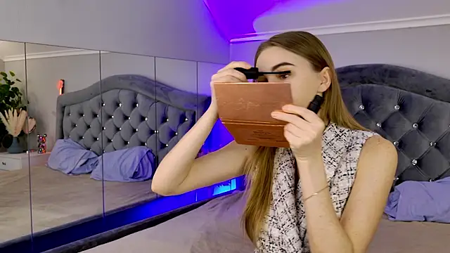 Erica Grace online show from March 4, 11:39 am