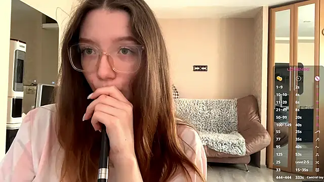 LakendraNoren online show from February 17, 7:07 am