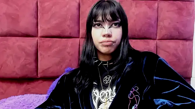 DAKOTALUCIFENA online show from March 13, 6:04 am