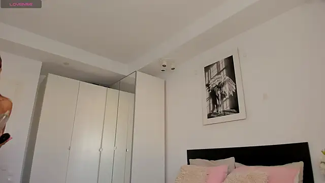 ElinaMoon  online show from July 31, 5:52 am