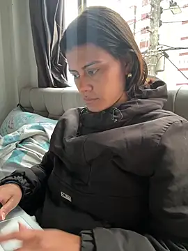 RachelWeisz  online show from June 14, 12:49 pm