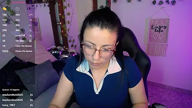 QueenRose94 online show from February 27, 4:29 pm