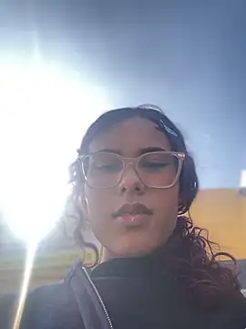 Rylia online show from March 14, 2:29 pm