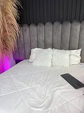 Nanda vixen  online show from March 3, 9:10 pm