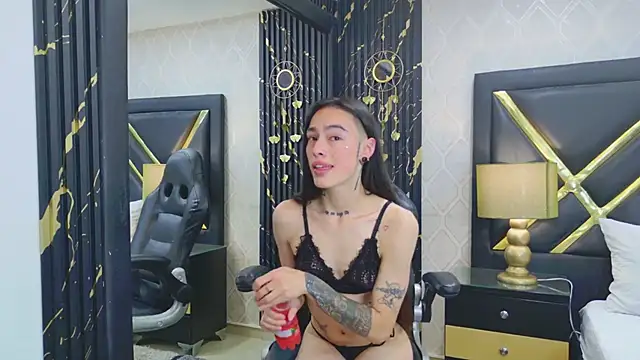 LaurenHazell online show from March 20, 3:44 am