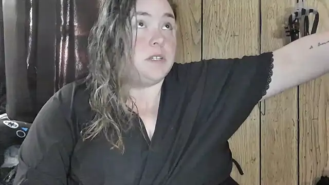 ladylynn13 online show from March 5, 9:43 pm