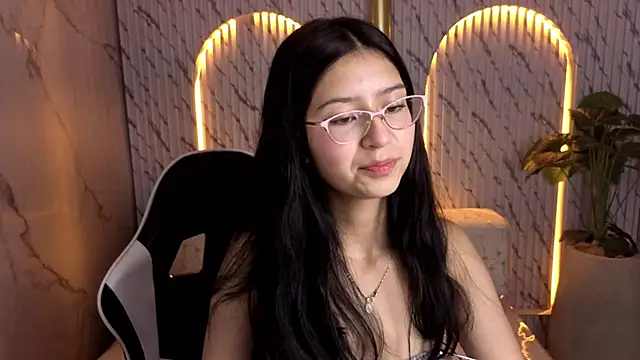 dani tf online show from March 3, 1:28 pm