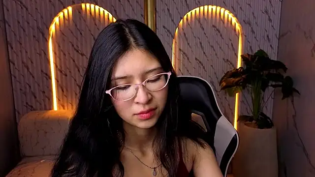 dani tf online show from March 19, 1:04 pm