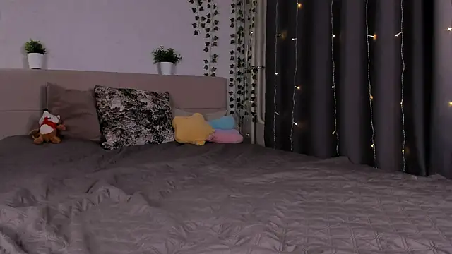 AmyLouWood online show from July 10, 5:35 pm