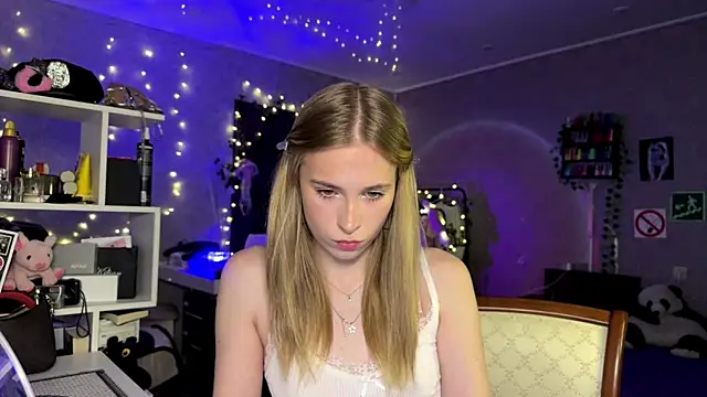 amily sunray online show from April 14, 3:01 pm