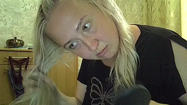 CurvyWild Lady30 online show from May 28, 3:10 pm