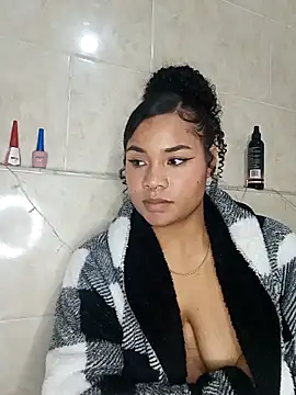 BrianaSweetxxx online show from March 21, 8:30 am