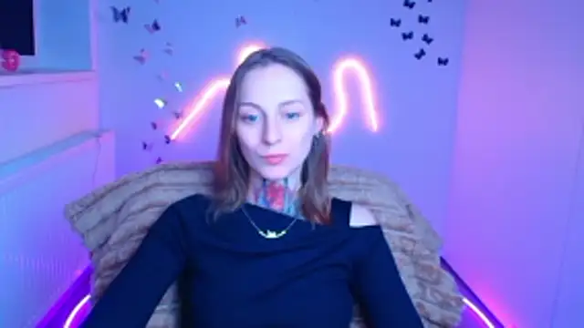 Esmi Winter online show from April 1, 1:52 pm