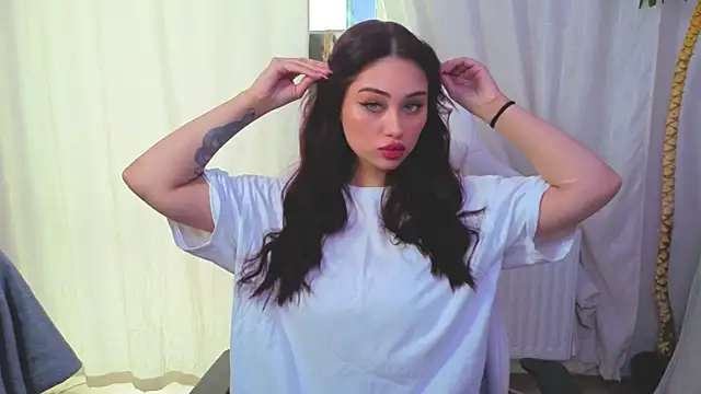 Sofia Plump online show from April 13, 12:50 pm