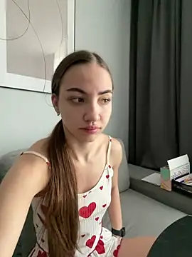  Patricia P online show from May 7, 4:39 am