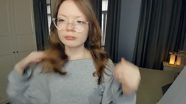 LavenderMitten online show from March 8, 5:33 am