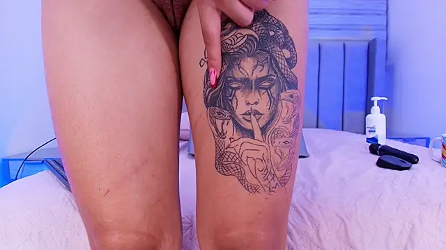 freyhasmith  online show from February 20, 6:26 am